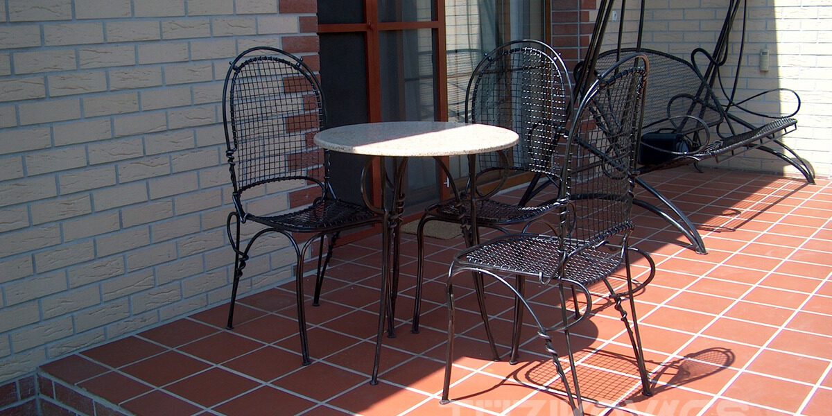 Kovácsoltvas kertibútorok