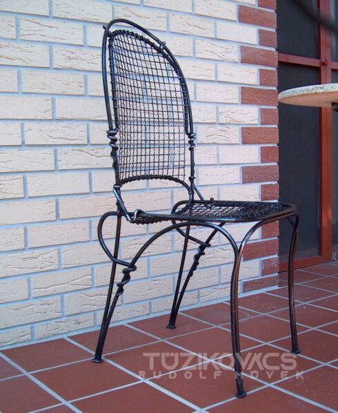 Kovácsoltvas kertibútor szék
